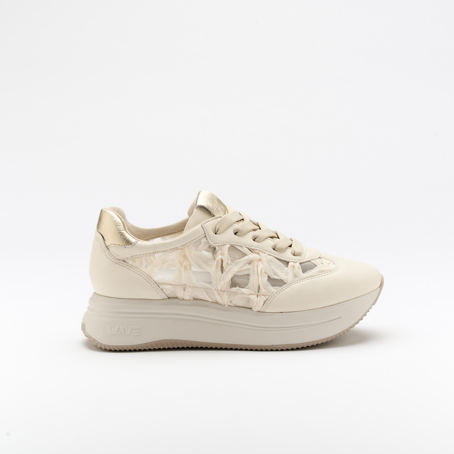 The Garyn Coco is a very comfortable shoe for you to use in your daily life, such as travelling, working or going for a walk. It really goes along with some jeans, skirt or even some shorts. Since it´s hand crafted in all leather, it gives you much more durability and comfort. The ornela flowered material gives it a very sophisticated, breathable and very colourful look. The removable insole really gives you a more personalised and orthopedic comfort. The laces on top gives some detailing and a more secure fit to the shoe. The shipping is free in our online store.