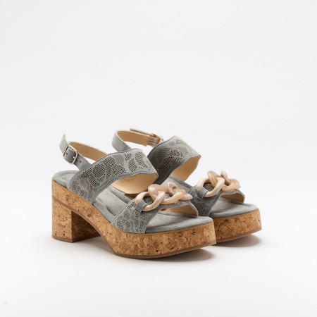 The Martina Silene is a very comfortable Sandal for you to use in your daily life, such as travelling, working or going for a walk. It really goes along with some jeans, skirt or even some shorts. Since it´s hand crafted in all leather, it gives you much more durability and comfort. The leather material gives it a very breathable wear while the cushioned insole really gives you a more comfortable and orthopedic wear. It´s 7.5cm sole provides comfort and is the ideal height for everyday wear while ajustable straps provide a more personalized fit. The shipping is free in our online store.