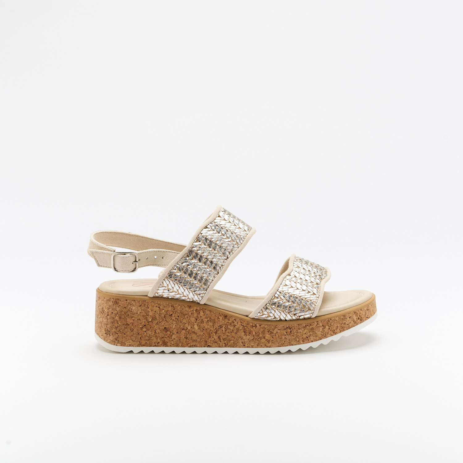 The Valeria Silver is a very comfortable Sandal for you to use in your daily life, such as travelling, working or going for a walk. It really goes along with some jeans, skirt or even some shorts. Since it´s hand crafted in all leather, it gives you much more durability and comfort. The leather material gives it a very breathable wear while the cushioned insole really gives you a more comfortable and orthopedic wear. It´s 5cm sole provides comfort and is the ideal height for everyday wear while ajustable straps provide a more personalized fit. The shipping is free in our online store.