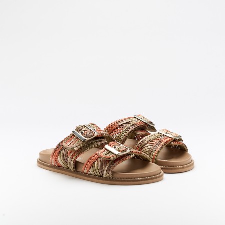 The Briana Olive is a very comfortable Sandal for you to use in your daily life, such as travelling, working or going for a walk. It really goes along with some jeans, skirt or even some shorts. Since it´s hand crafted in all leather, it gives you much more durability and comfort. The rafia material gives it a very breathable wear while the cushioned insole really gives you a more comfortable and orthopedic wear. It´s 2cm sole provides comfort and is the ideal height for everyday wear while ajustable straps provide a more personalized fit. The shipping is free in our online store.