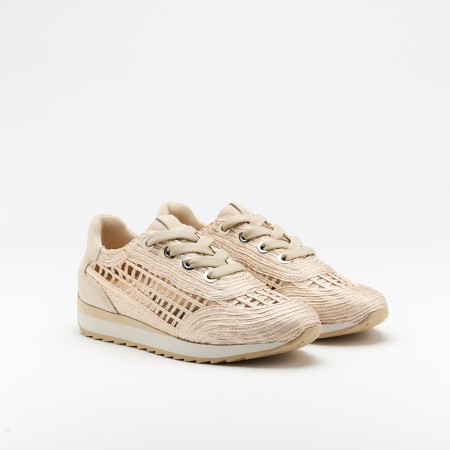The Delta Coco is a very comfortable shoe for you to use in your daily life, such as travelling, working or going for a walk. It really goes along with some jeans, skirt or even some shorts. Since it´s hand crafted in all leather, it gives you much more durability and comfort. The Rafia material gives it a very breathable wear and it gives the sneakers a very sophisticated look. The removable insole really gives you a more personalised and orthopedic comfort. The laces on top gives some detailing and a more secure fit to the shoe. The shipping is free in our online store.