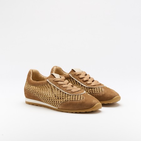 The Maira Cest is a very comfortable shoe for you to use in your daily life, such as travelling, working or going for a walk. It really goes along with some jeans, skirt or even some shorts. Since it´s hand crafted in all leather, it gives you much more durability and comfort. The crochet material gives it a very breathable wear and it gives the sneakers a very sophisticated look. The removable insole really gives you a more personalised and orthopedic comfort. The laces on top gives some detailing and a more secure fit to the shoe. The shipping is free in our online store.
