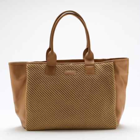 Kimi Noisette is a bag made out of sophisticated leather, featuring a smooth and structured design adorned with a crochet pather leather on the sides. Its elegant curved handles provide a comfortable and secure grip, while the contrast crochet leather adds a refined and unmatchable touch. With a spacious interior and sturdy construction, this bag is both stylish and practical, perfect for elevating everyday outfits or complementing a chic, formal look as you can wear it with any piece of clothing. The shipping is free in our online store.
